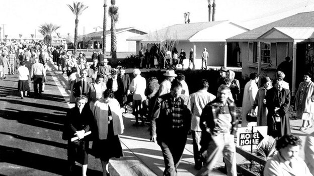 The crowd on opening day at Sun City, Ariz., in 1960.