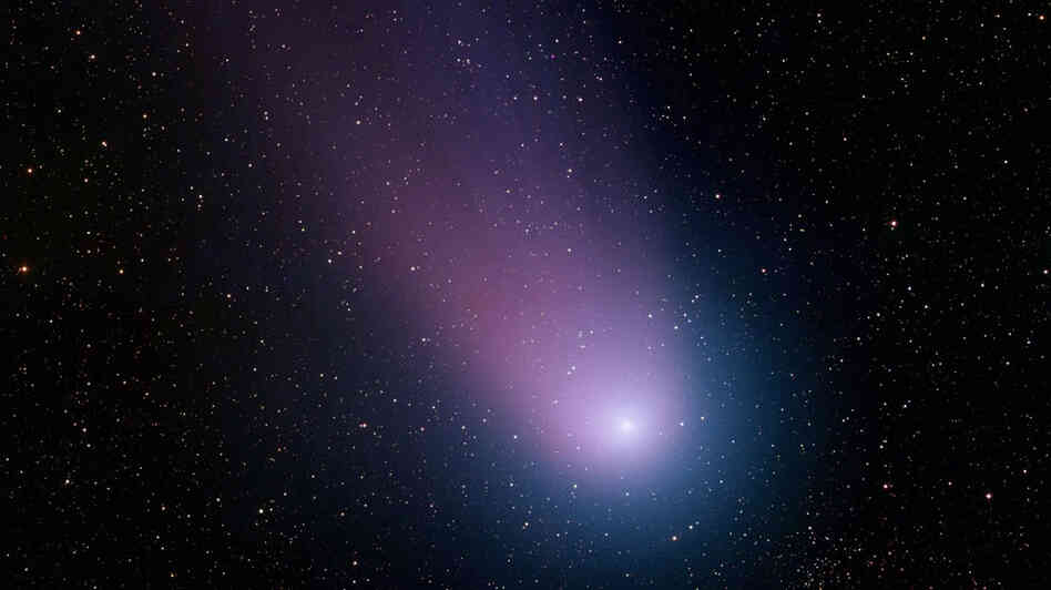 Comet C/2001 Q4 (NEAT) viewed from Kitt Peak National Observatory near Tucson, AZ on May 7, 2004 Comet C/2001 Q4 (NEAT) viewed from Kitt Peak National Observatory near Tucson, AZ on May 7, 2004