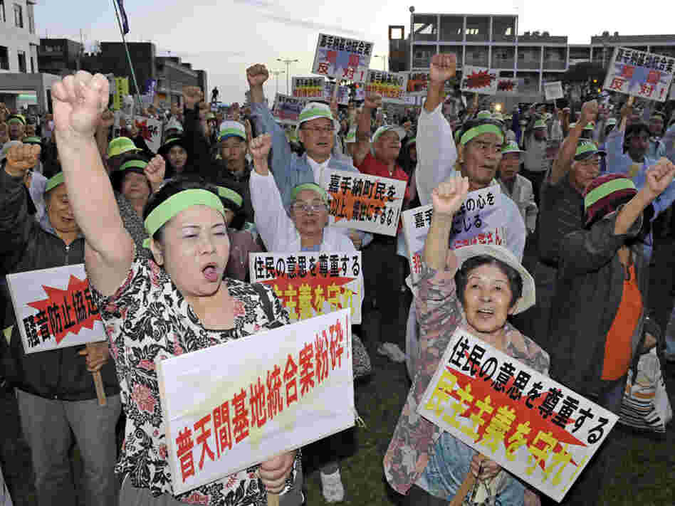Local residents protest against a U.S. military base in Kadena on Okinawa island, Nov. 5, 2009