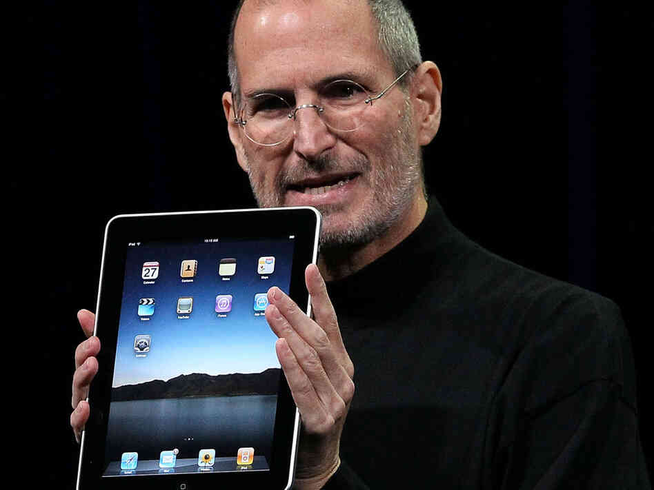 Steve Jobs introduces Apple's new iPad tablet computer. Photo: Jose Sanchez, AP. Steve Jobs introduces Apple's new iPad tablet computer. Photo: Jose Sanchez, AP.