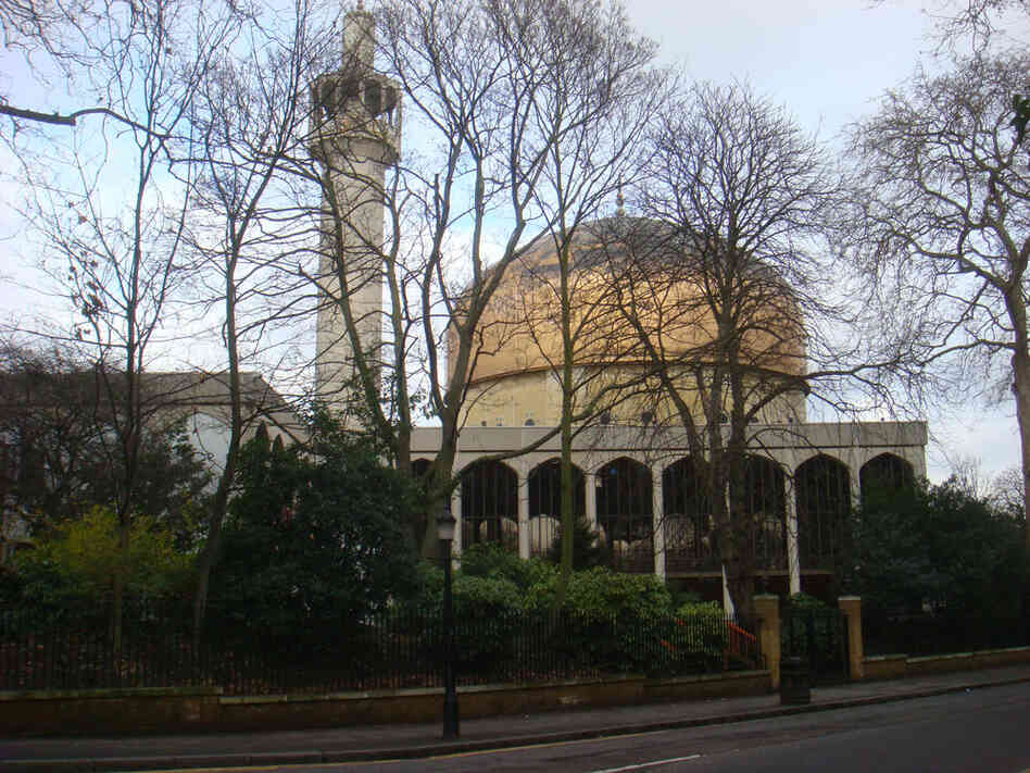 Another view of London's Regent's Park mosque.