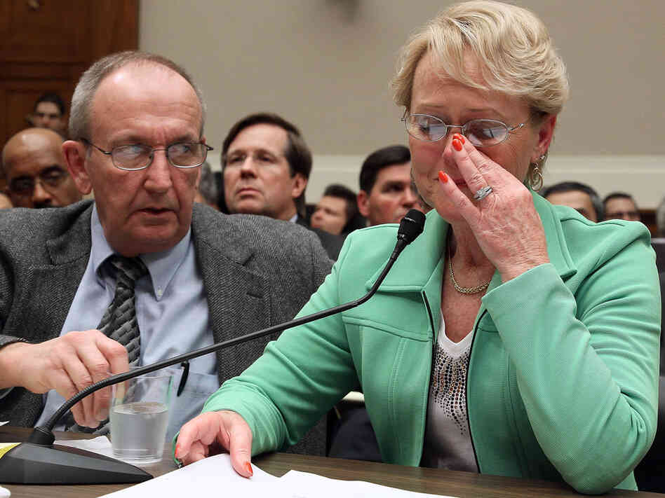 Eddie and Rhonda Smith of Sevierville, Tenn., testified about their experiences driving a Toyota.