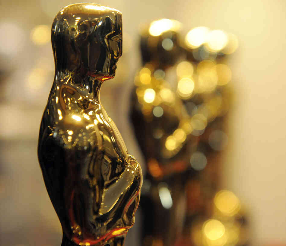 Oscar statues on display at the Time Warner Center. Oscar statues on display at the Time Warner Center.
