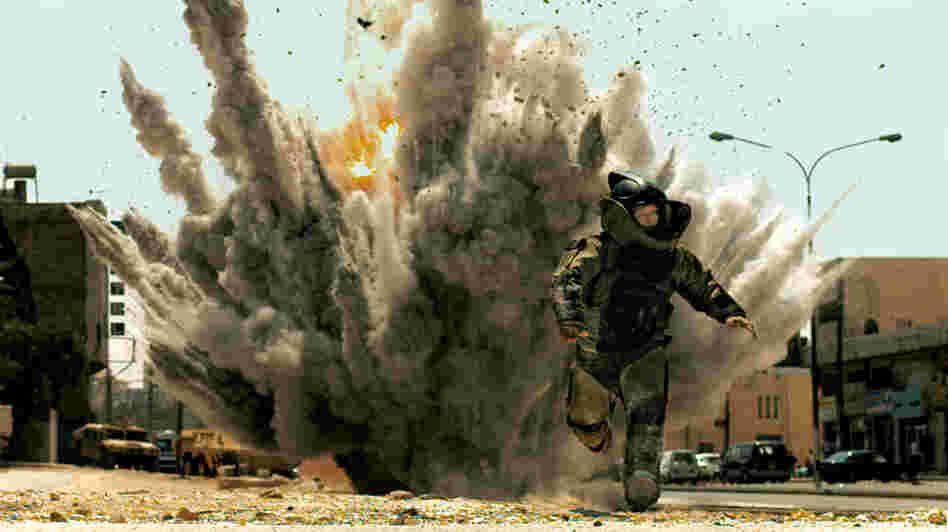 Explosion scene in 'The Hurt Locker'