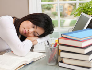 According to a recent study, short naps may help your brain work better.