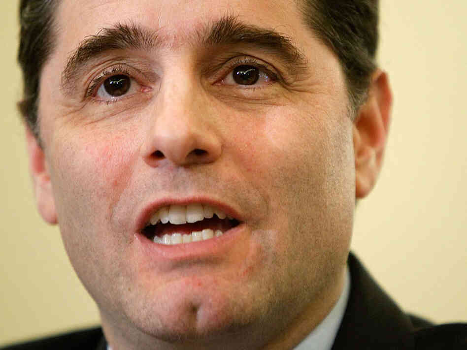 FCC Chairman Julius Genachowski says competition is the best way to regulate broadband.