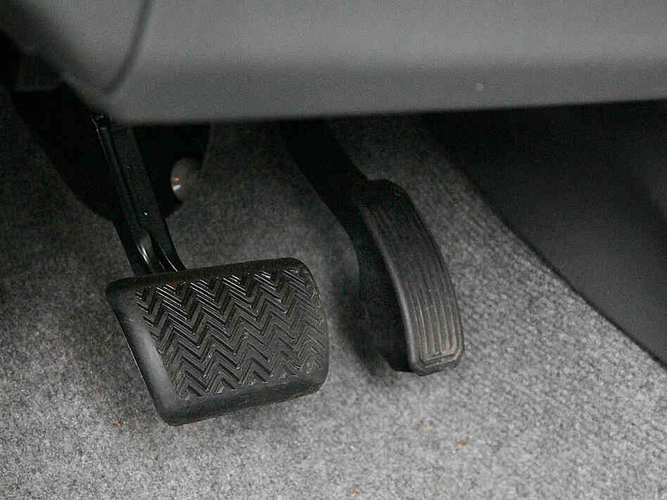 2010 Toyota Prius brake and gas pedals