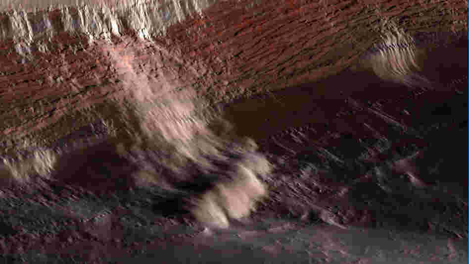 Avalanche on Mars Avalanche on Mars