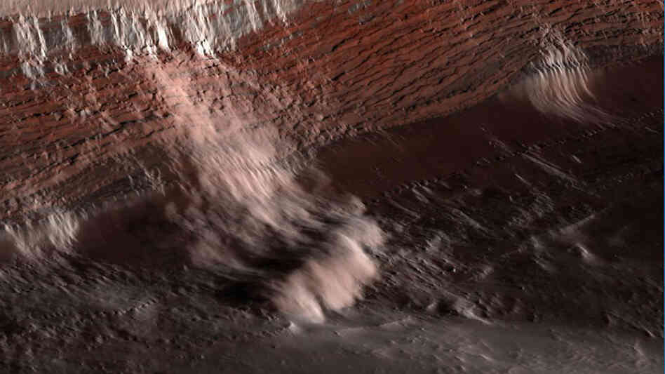 Avalanche on Mars Avalanche on Mars