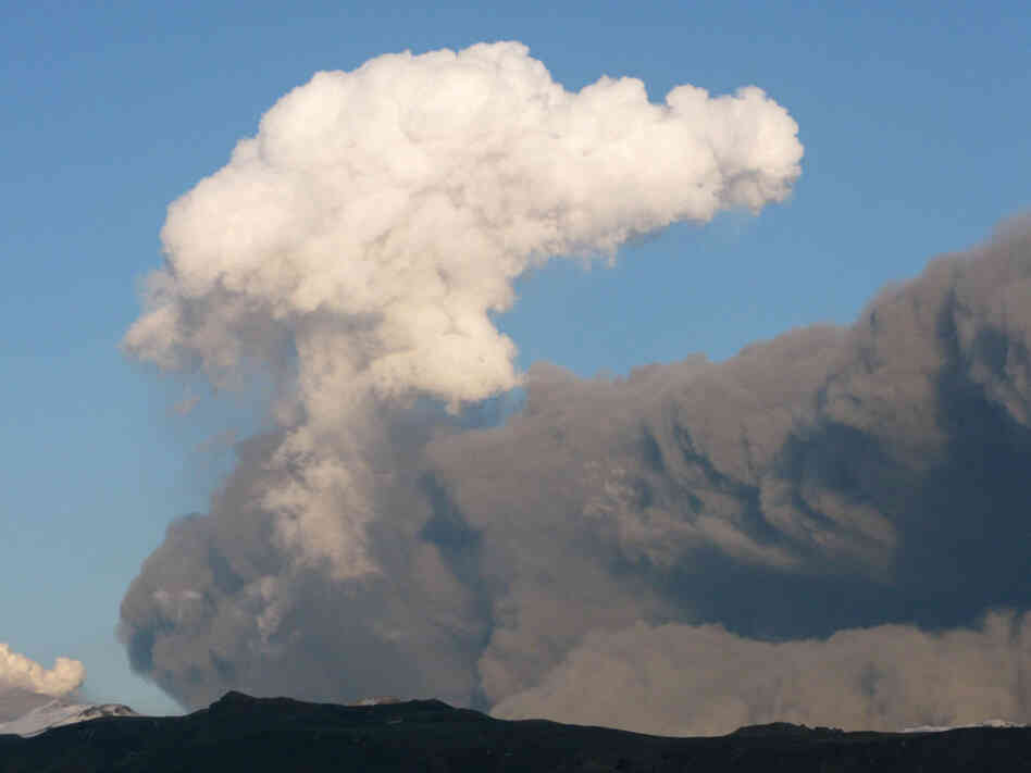 The ash coud from the the Eyjafjallajokull volcano
