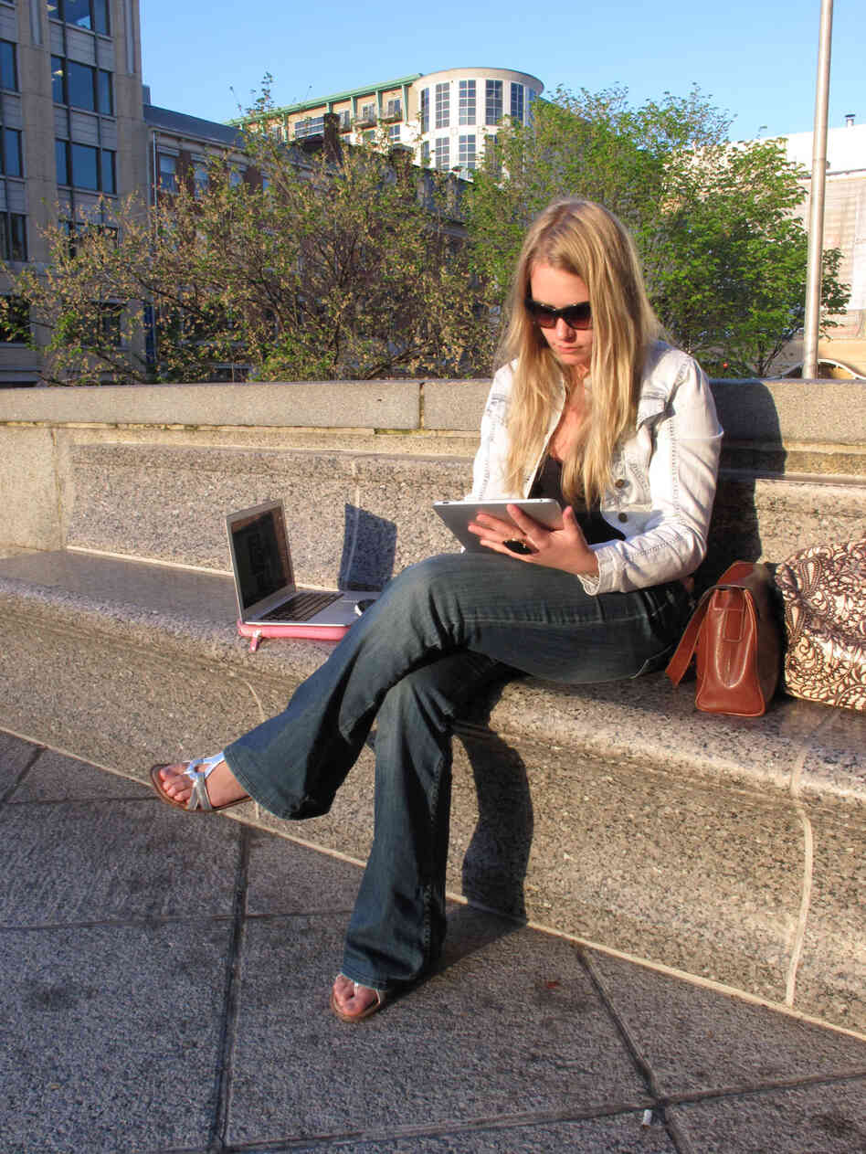 Leslie Bradshaw displays her iPad and MacBook Air. Leslie Bradshaw displays her iPad and MacBook Air.