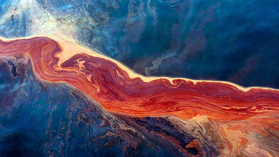 Oil from a leaking oil rig swirls through the currents in the Gulf of Mexico last month. Oil from a leaking oil rig swirls through the currents in the Gulf of Mexico last month.