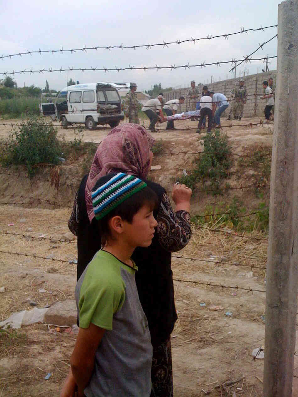 Refugee taken by ambulance to Uzbek hospital Refugee taken by ambulance to Uzbek hospital