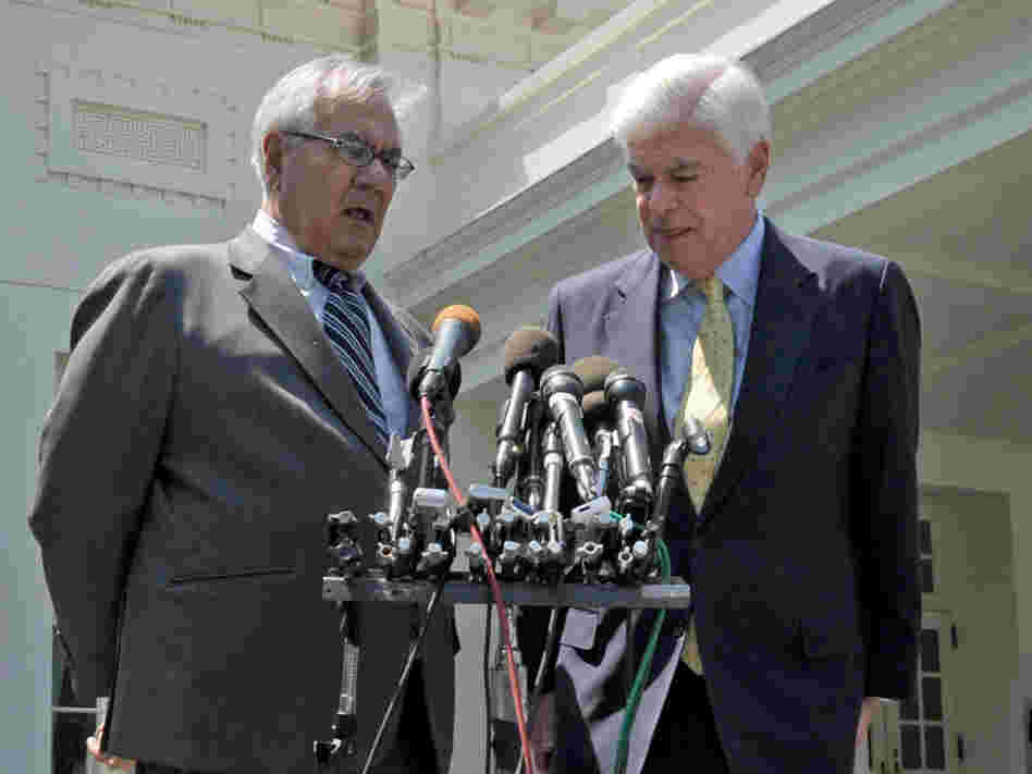 Rep. Barney Frank (left) and Sen. Christopher Dodd speak to the media in May.