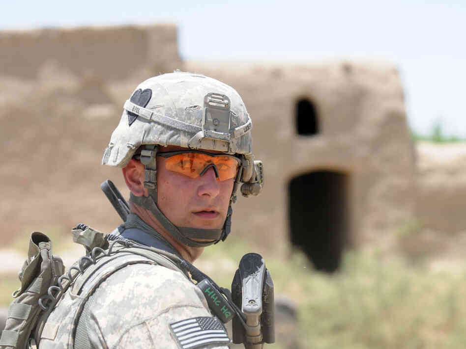 Army Capt. Dan Luckett