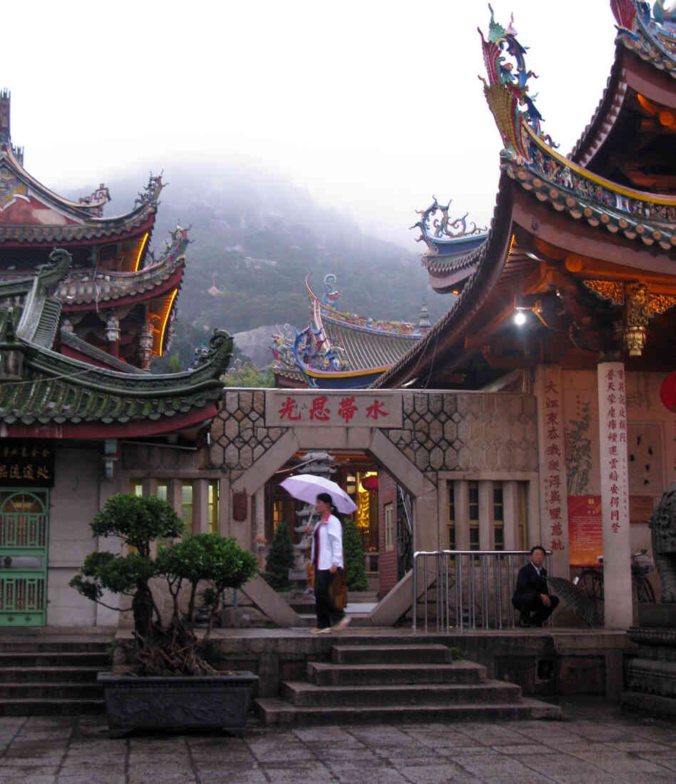 The Nanputo Buddhist temple The Nanputo Buddhist temple