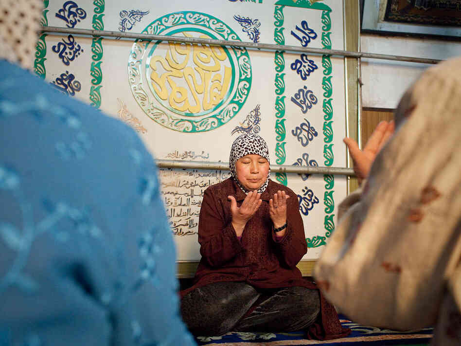 Yao Baoxia is a female imam in Kaifeng