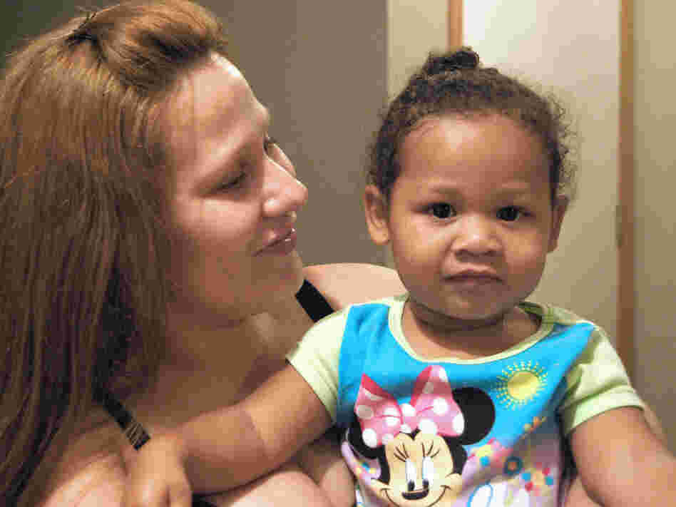 Jennifer Farrar gave birth to her daughter, Breanna, in January 2009.