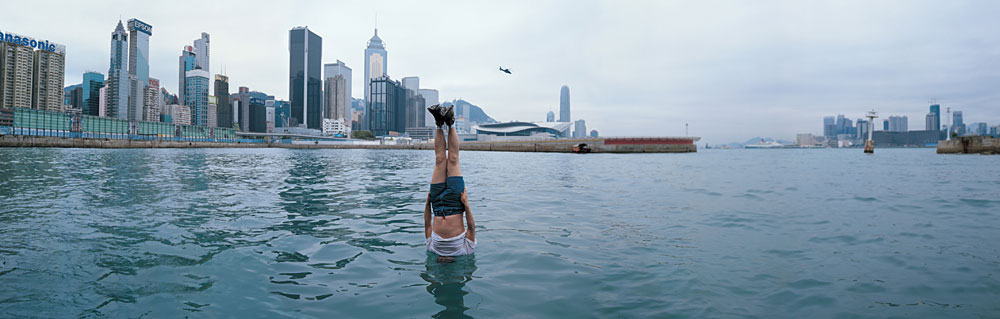 Artist Li Wei falls to Hong Kong