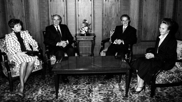 Terjebak Nostalgia Raisa By Elena | ex romanian dictator ceausescu wife are exhumed Terjebak Nostalgia Raisa By Elena | ex romanian dictator ceausescu wife are exhumed