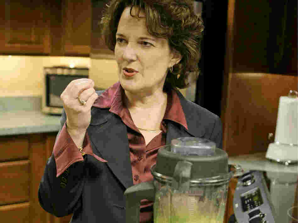 Informercial featuring food blender