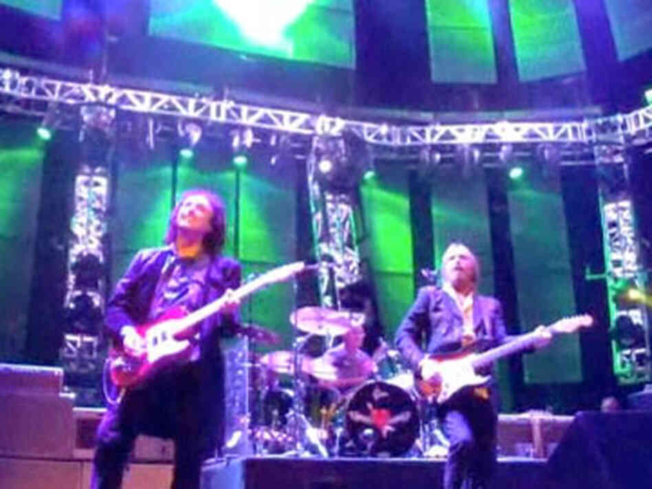 Mike Campbell and Tom Petty onstage Mike Campbell and Tom Petty onstage