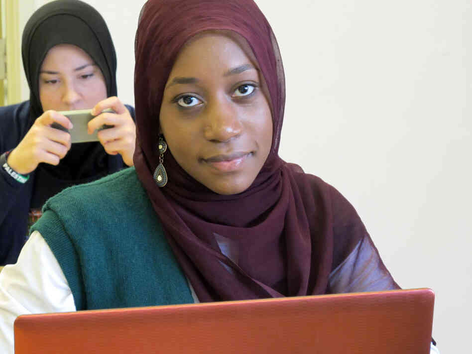 Zaytuna College student Faatimah Knight