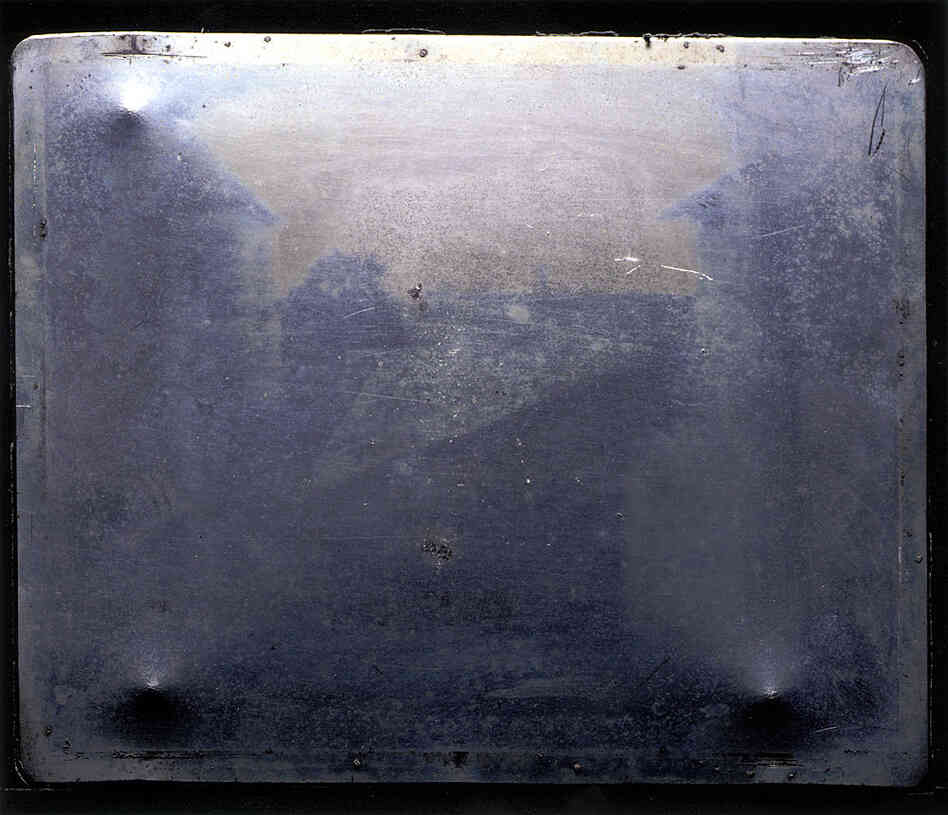 Official image of the "first photograph" Official image of the "first photograph"