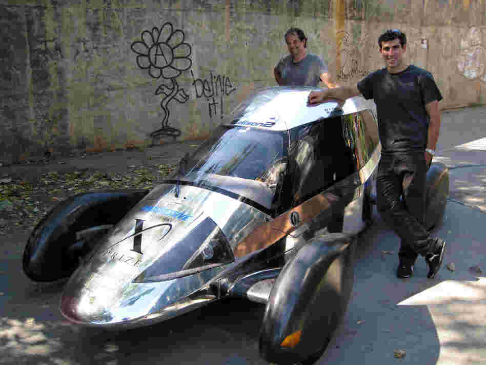 Team Edison2's Oliver Kuttner and Brad Jaeger with the Very Light Car.