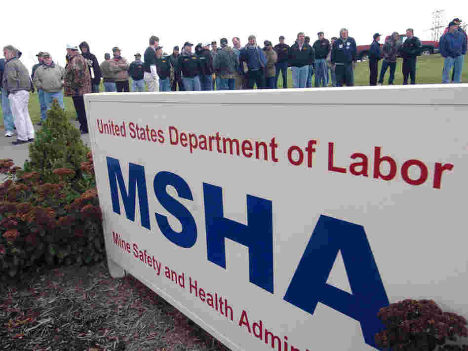 Miners demonstrate in West Virginia in 2006