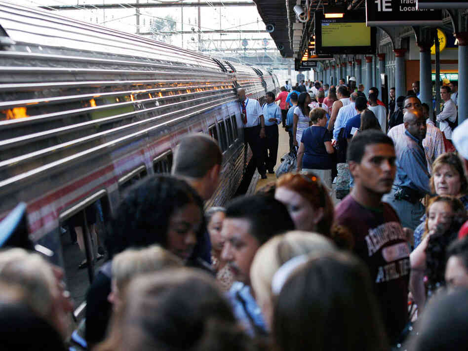 A crowd of New York-bound train passengers. 