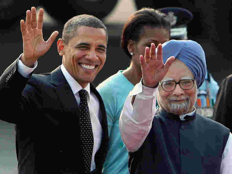 U.S. President Barack Obama, left, and Indian Prime Minister Manmohan Sing