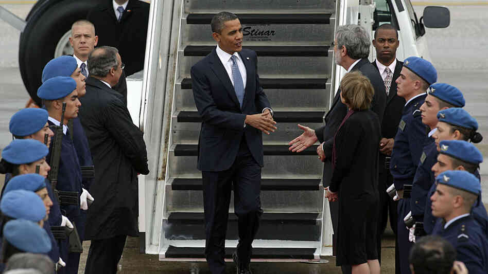 President Obama arrives in Lisbon, Portugal, for a NATO summit. President Obama arrives in Lisbon, Portugal, for a NATO summit.