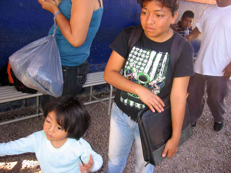 Maria Del Rayo Hernandez and her daughter, Sofia 