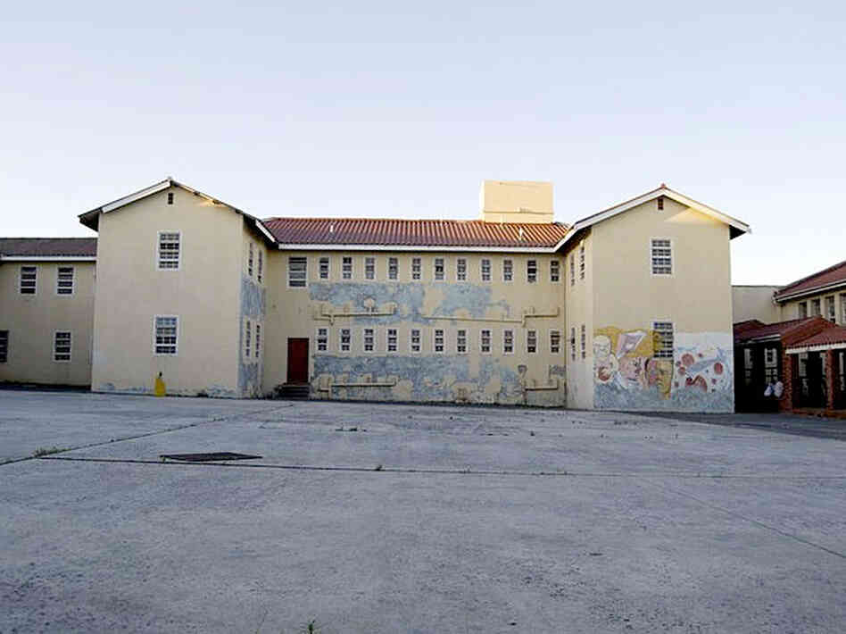 one program in a juvenile halfway house detention center or juvenile prison Juvenile theft and burglary laws weekend detention program, or full-time detention in a juvenile detention center or juvenile home. one program in a juvenile halfway house detention center or juvenile prison Juvenile theft and burglary laws weekend detention program, or full-time detention in a juvenile detention center or juvenile home.