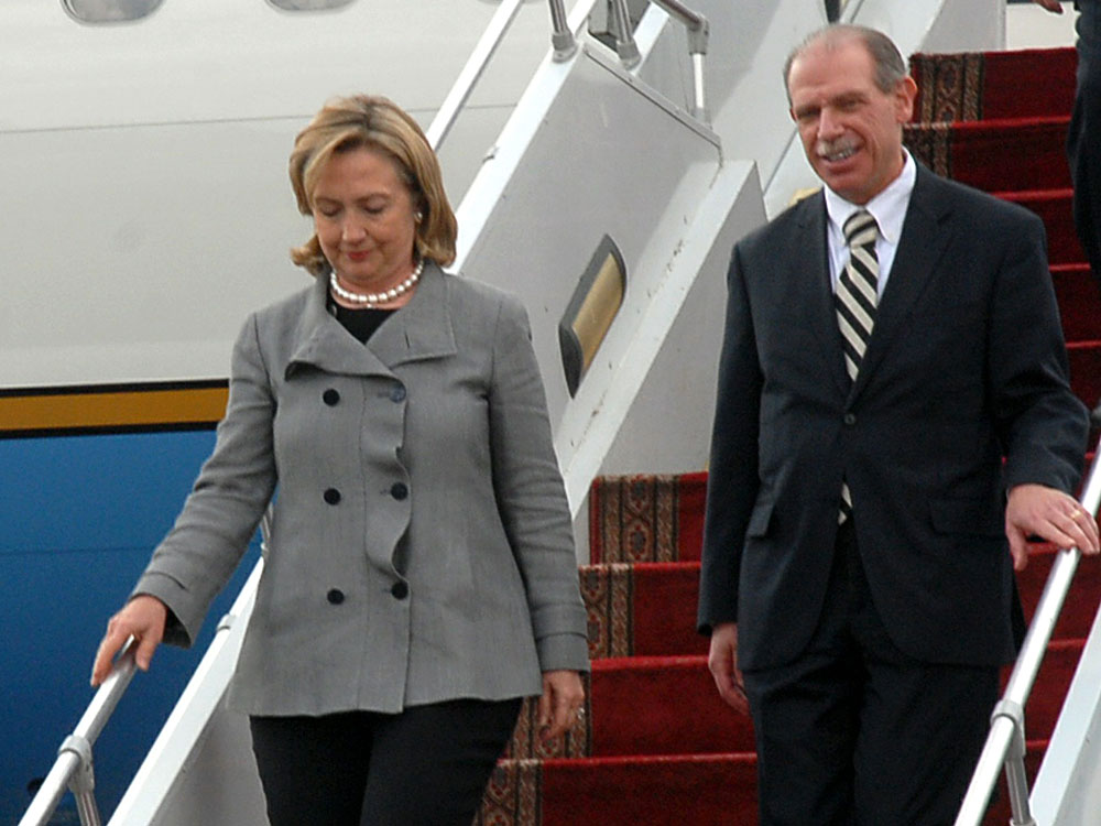 U.S .Secretary of State Hillary Clinton arrives at Sanaa