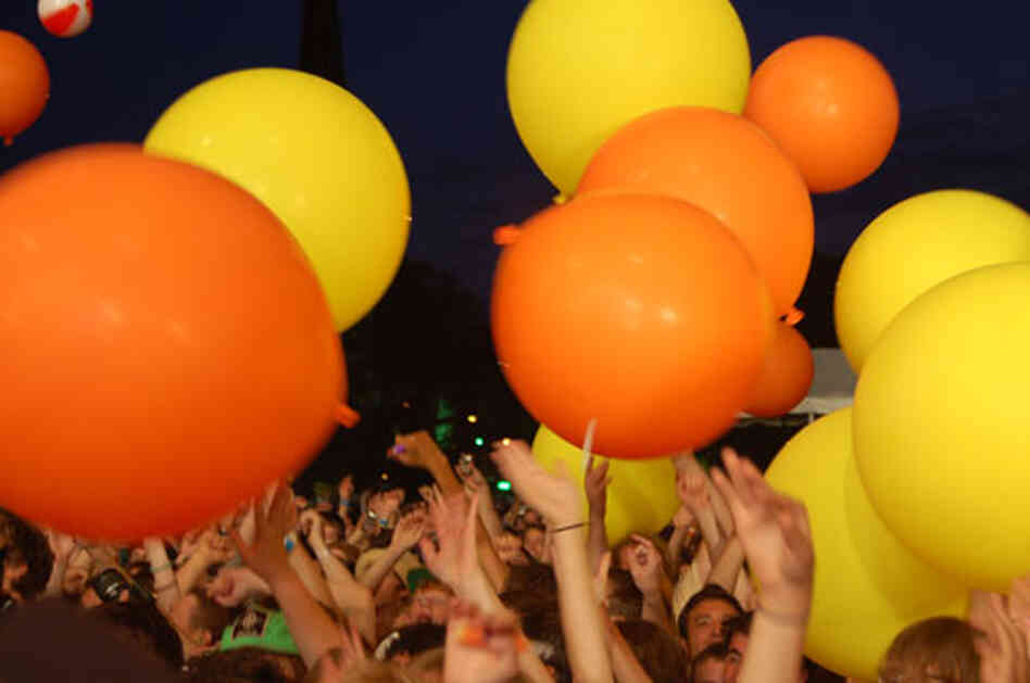 balloons-p4k.jpg balloons-p4k.jpg