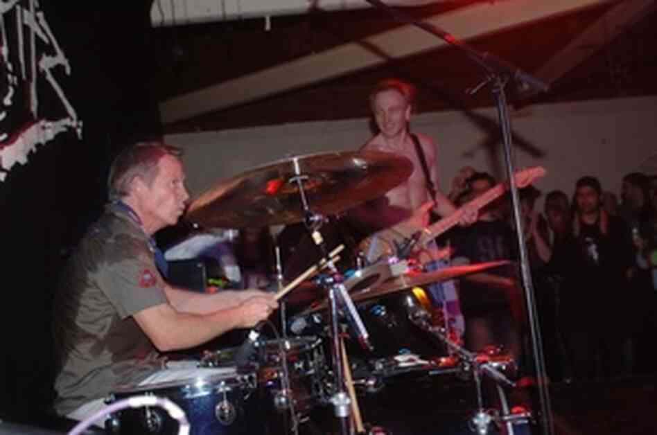spitz_phil_paul-sm.jpg spitz_phil_paul-sm.jpg