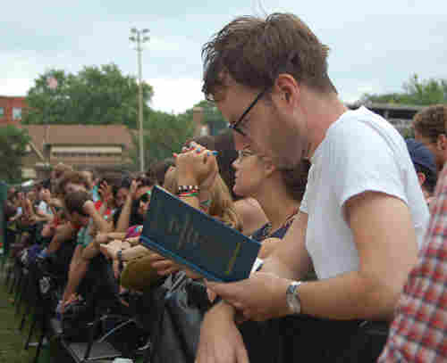 waiting-for-walkmen.jpg waiting-for-walkmen.jpg