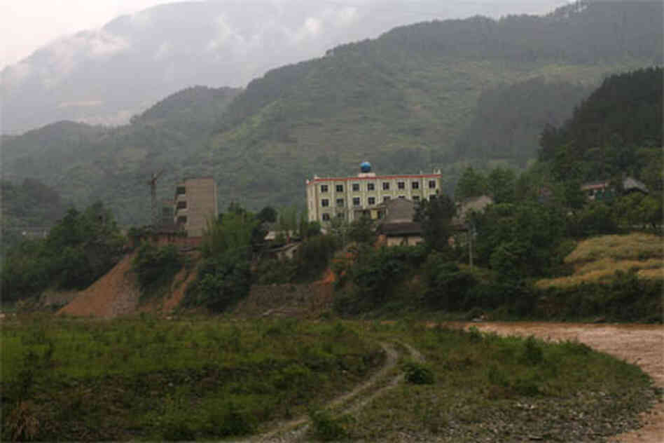 damaged Sichuan village damaged Sichuan village