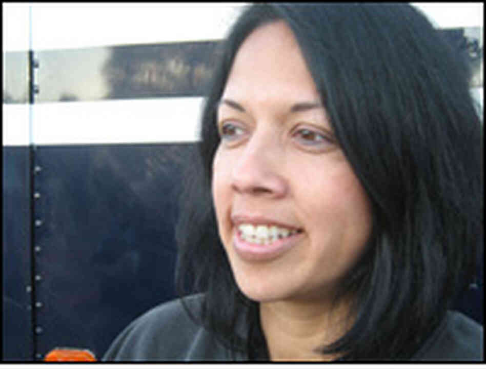 LAPD Detective Vivian Flores LAPD Detective Vivian Flores
