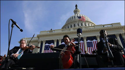 Itzhak Perlman, Yo-Yo Ma, and Anthony McGill play at President Obama's inauguration