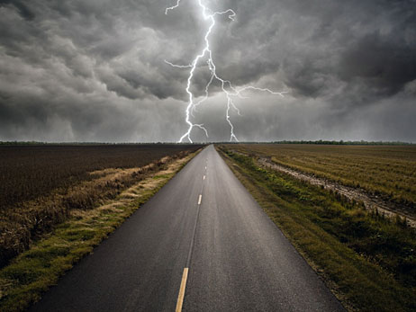 A thunderstorm with a lightning bolt.
