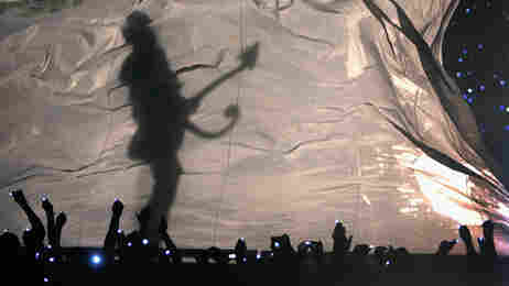 Prince performs at the 2007 Super Bowl. Prince performs at the 2007 Super Bowl.