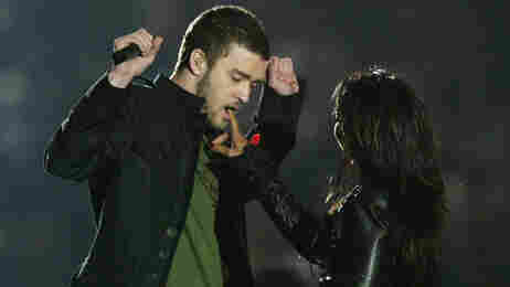 Justin Timberlake and Janet Jackson perform at the 2004 Super Bowl. Justin Timberlake and Janet Jackson perform at the 2004 Super Bowl.