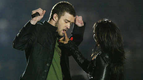 Justin Timberlake and Janet Jackson perform at the 2004 Super Bowl.