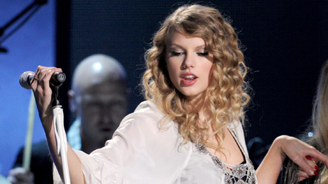 Taylor Swift performs at the 2010 Grammy Awards.