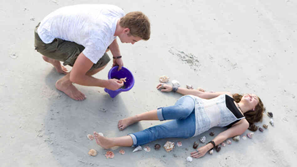 Liam Hemsworth and Miley Cyrus in The Last Song. Liam Hemsworth and Miley Cyrus in The Last Song.