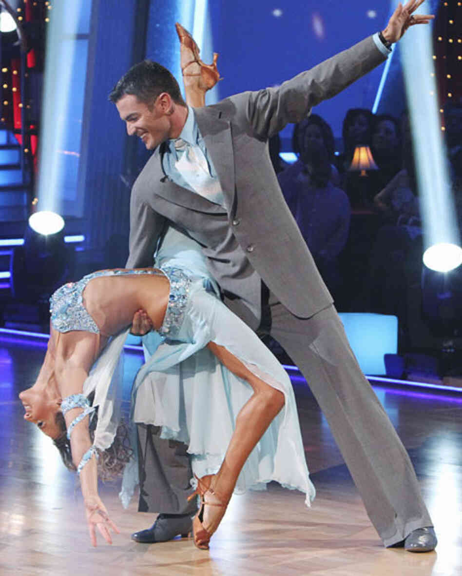 Edyta Sliwinska and Aiden Turner perform on Dancing With The Stars. Edyta Sliwinska and Aiden Turner perform on Dancing With The Stars.