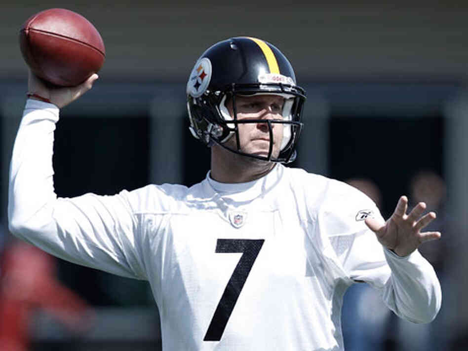 Ben Roethlisberger at practice on April 19, 2010. Ben Roethlisberger at practice on April 19, 2010.